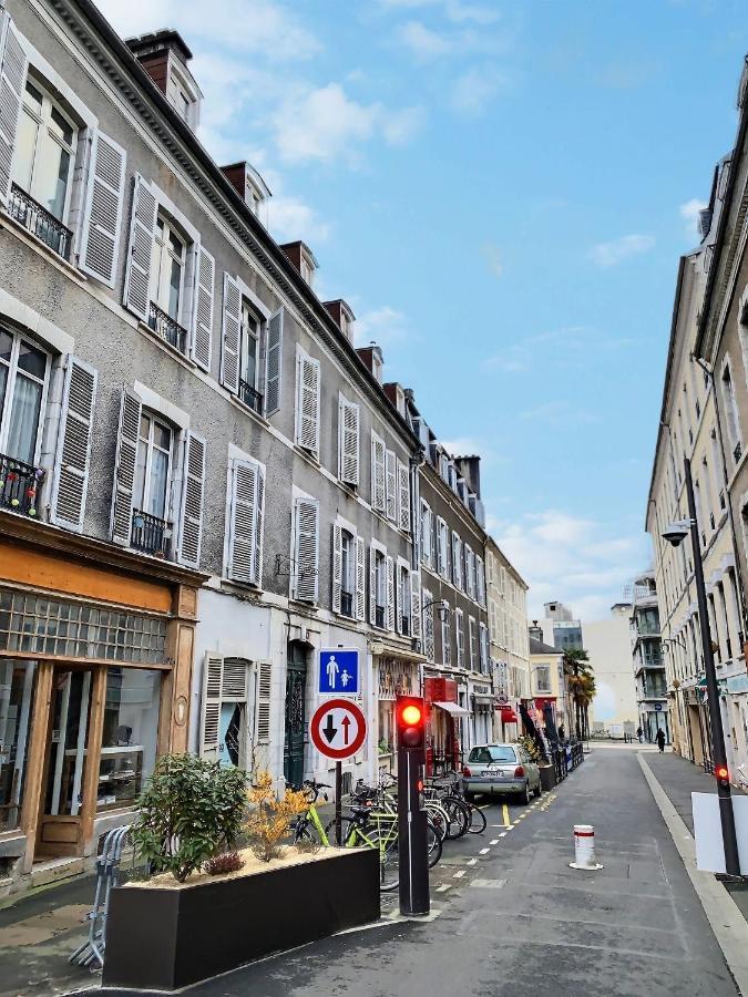 Wonderhost, Au Calme En Hypercentre Avec Parking Apartment โป ภายนอก รูปภาพ